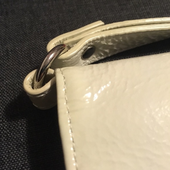 Kenneth Cole Reaction Patent Wallet Wristlet - Picture 3 of 10